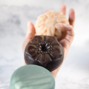 Jabon de Glicerina Vegetal con Curcuma Jengibre y Almendras